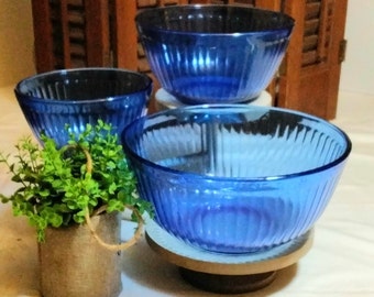Two Cobalt Pyrex Mixing Bowls 4.0L & 2.5L Two Cobalt Pyrex Mixing Bowls 4.0L & 2.5L
