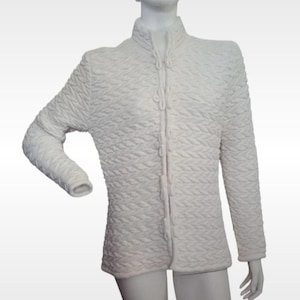 beautiful vintage cardigan size XL pure alpaca made in Australia is very soft