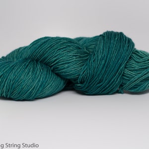 Emerald Stunning Superwash Fingering Weight 100% Superwash Merino 100 g 475 yds image 2