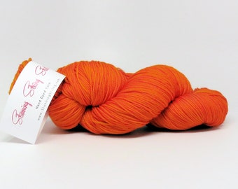 Stunning Superwash Fingering Weight - 100% Superwash Merino - Harvest Orange 100 g - 475 yds