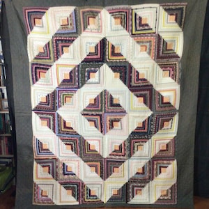 Vintage Log Cabin Hand made Quilt.