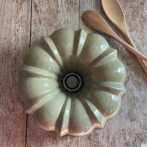 1973 Nordic Ware Bundt Pan in Original Packaging W/ Recipe Booklet, Insert  & Coupon Avocado Green Fluted Tube Pan the Real Thing WOW -  Norway