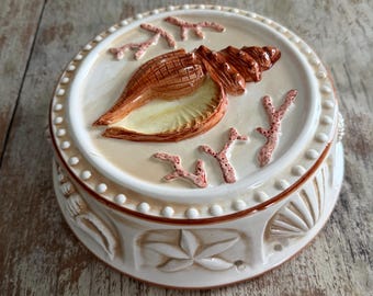 Vintage Tastesetter Ceramic Sea Shell Round Baking Mold | Decorative Handpainted Wall Hanging Beach Theme Kitchen Decor  | Coastal Grandma