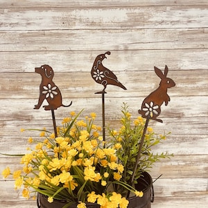 Dog Bunny Quail Garden Friend Plant Stake Pet Gift Rustic Metal Southwest Garden