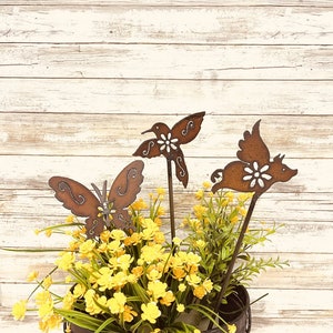 Butterfly Hummingbird Flying Pig Garden Friend Plant Stake Rustic Metal Stake