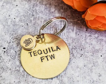Porte-clés Tequila FTW : laiton estampé à la main, cadeau amusant à boire