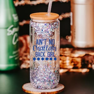 Ain&#39;t No Challah Back Girl Funny Hanukkah Gift - Chanukah Snowglobe Glass Can Cup for Her - Jewish Humor Holiday Gift for Single Friend