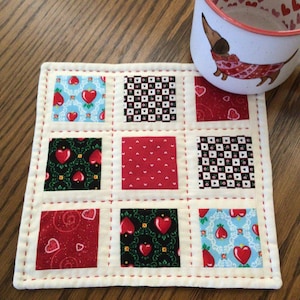 Hand Quilted Miniature Quilt, Mini Quilt, Mug Mat, Mug Rug, Candle Mat, Valentines Day Mini, Gift for Mom!