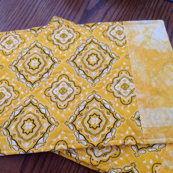 A Set of 4 Machine Quilted Sunny Cheddar Yellow Placemats