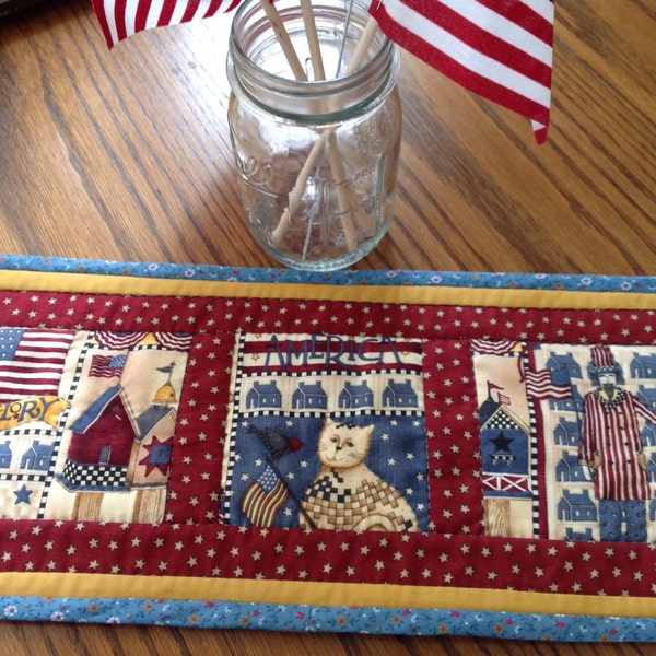 A  Hand Quilted Folk Art Patriotic Americana Miniature Table Runner