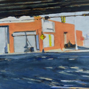 以下が含まれることがあります： 橋の下から見た街の通りの絵画。オレンジ色のファサードと白い看板のある建物が描かれている。通りは空いていて、空は薄い青色である。