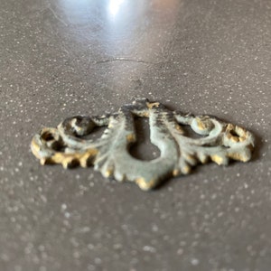 Antique Vintage Brass Ornate Skeleton Key Keyhole Cover Plate Escutcheon Chippy Salvage