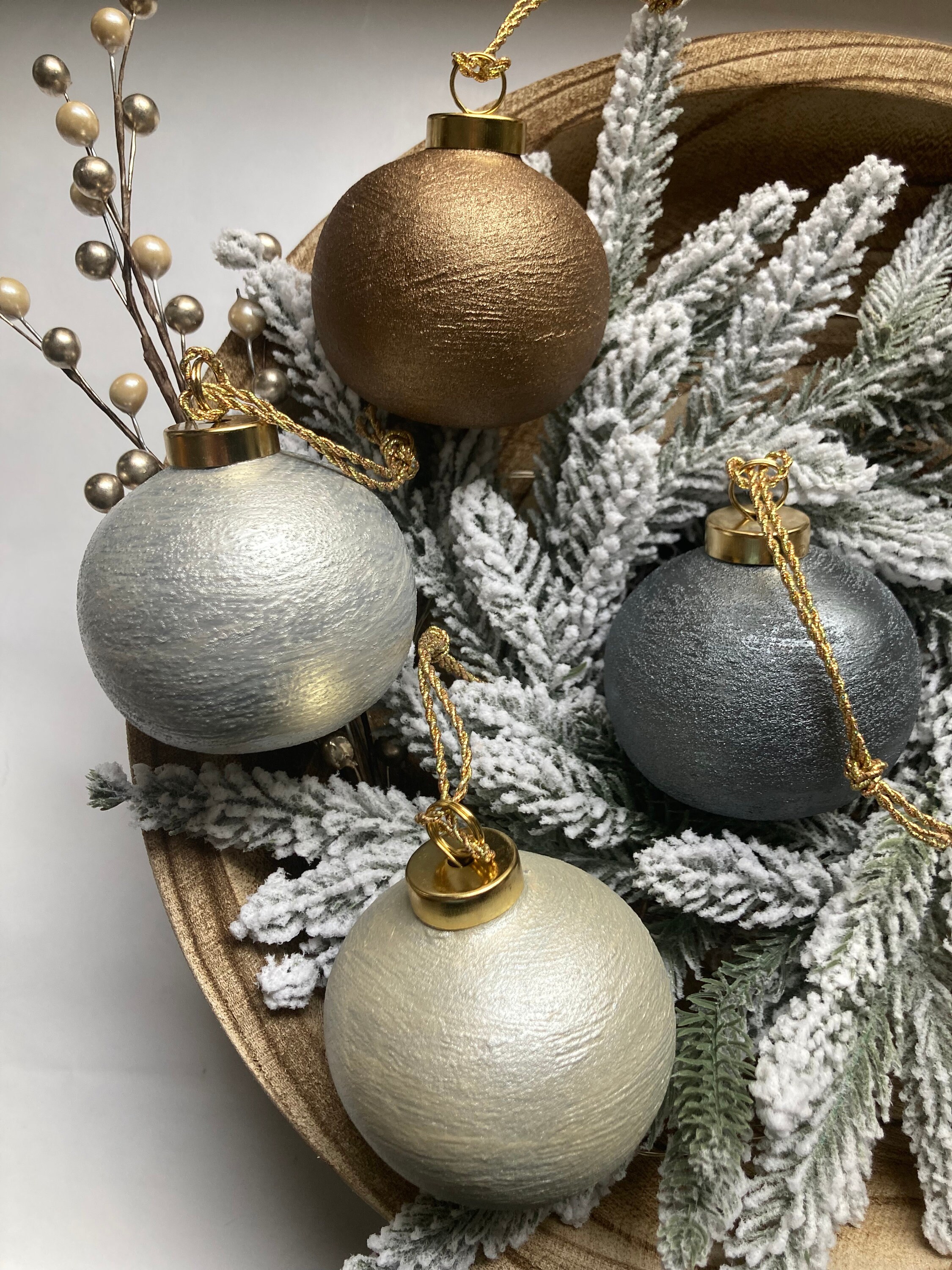 Elegant Ceramic Ornaments - Stylish Home Decor