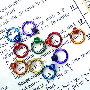 RAINBOW set. Fits up to 4.5mm (US 7) needle. Snag free knitting stitch markers and knitting supplies