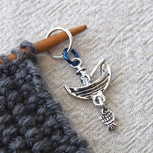FISHING BOAT snag free stitch marker for knitting. Fits knitting needle sizes (up to 6.5mm or US10 1/2 needle).