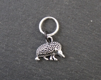 Hedgehog snag free stitch marker for knitting. Fits knitting needle sizes (up to 6.5mm or US10 1/2 needle).