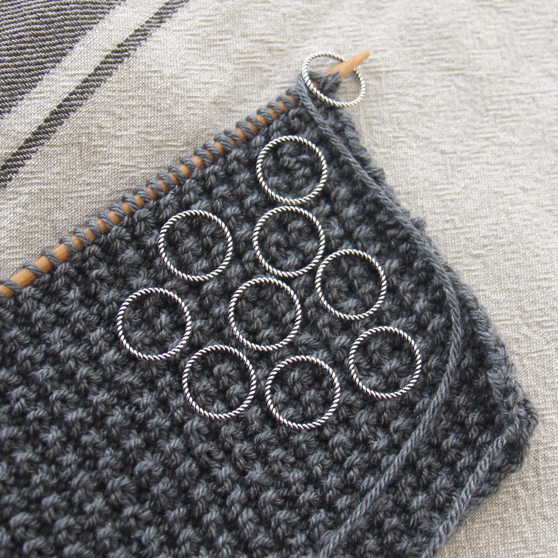 Large Stitch Markers for Knitting Needles - Set of 32 Seamless