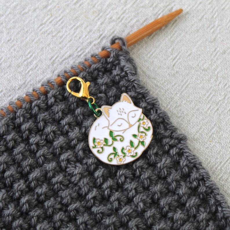 ARCTIC FOX progress keeper or stitch marker for knitting & crochet. Fits 4mm US 6 knitting needle. image 1