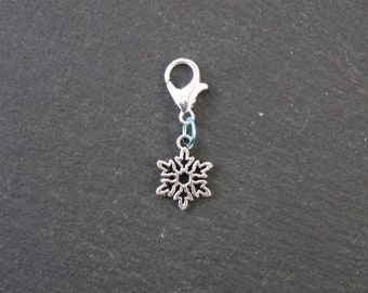 MINI SNOWFLAKE Progress Keeper for knitting & crochet. Use as a progress marker or removable stitch marker directly on the yarn.