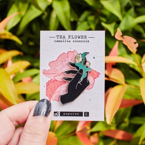 Hands & Florals: Tea Flower Pin