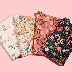 Beschermende envelop Boekhoes met sluiting Luxe boekhoes Volledige omslag High-end gepersonaliseerd cadeau BookTok Floral Designer Navy Flower Fields afbeelding 4