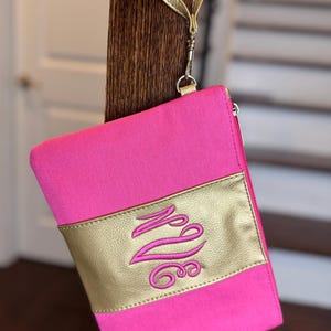 Monogrammed Wristlet Purse Clutch Pink und Gold Personalisierte Abend Brieftasche Tasche Gestickte Handtasche Geschenk ihre Viv & Lou Cabana Kollektion
