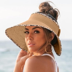 Cappello da sole da donna con visiera a tesa larga in paglia floscia con monogramma leopardato, ideale per spiaggia, piscina, lago, giardino, viaggi, personalizzabile, ricamabile, regalo personalizzato