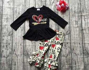 Girls Valentine's Day Love Heart Boutique Ruffle traje conjunto con camisa de lazo a juego top pantalones manga larga monograma negro rojo personalizado
