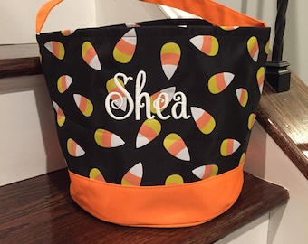 Monogrammed Halloween Bucket – Glow in the Dark Trick or Treat Bag