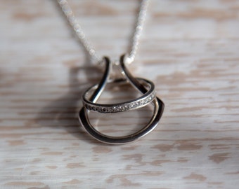 Hufeisen Ringhalter Anhänger Halskette in Sterling Silber und 18K Vergoldung, Ringhalter Ohm