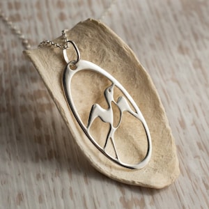 Vogel im Flug Anhänger Halskette aus Sterling Silber, Freiheit, Abschluss, Geschenk für Schwester, Geschenk für Freundin