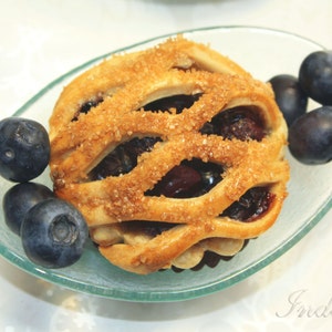 Mini Blueberry Pie - 6 pcs. of 3&quot; Mini Pies