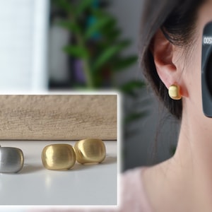 Invisible rectangle clip-on earrings in gold/silver color. Comfortable ear clips, ready to give as a gift.