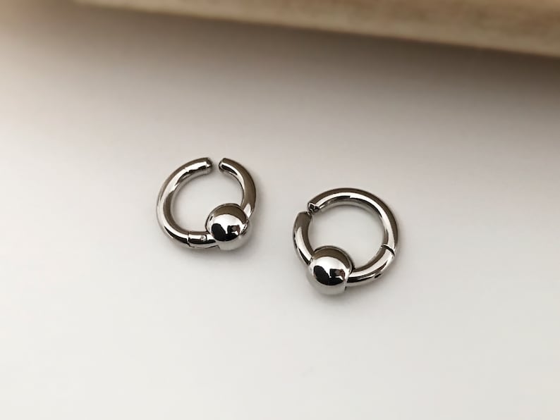 Rock Boucles d'oreille CLIPS Pince Anneaux avec perle couleur Argent/ Noir pour oreilles non percées. Hommes Femmes Créole cercle 17mm image 4