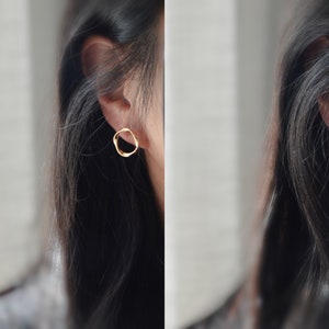 Boucles d'oreilles Clips INVISIBLES Cercle couleur Argent / Or, Cercle torsadé Clips d'oreilles confortable bijoux minimaliste quotidien. image 8