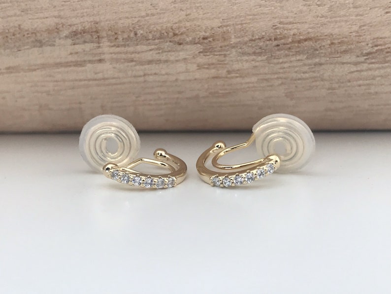 PAINLESS CLIPS U earrings spiral Semicircle Mini Round Zircon Stones gold plated. Comfortable ear clips. Gold