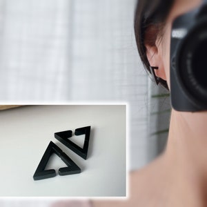 Boucles d'oreilles Rock CLIPS CLAMP anneaux Triangle Argent / Or/ Noir/ Bleu Clips pour Oreilles Non Percées Bijoux quotidiens hommes femmes Noir