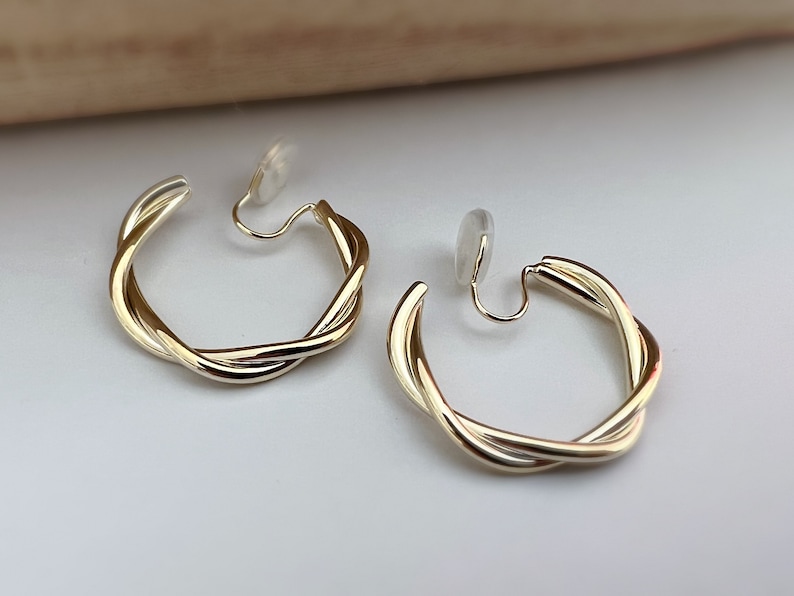 SANS DOULEUR 30MM Boucles d'oreilles CLIPS U spirale Cercle torsadé plaqué d'or. Clips d'oreilles confortable Boucles Délicates zdjęcie 1