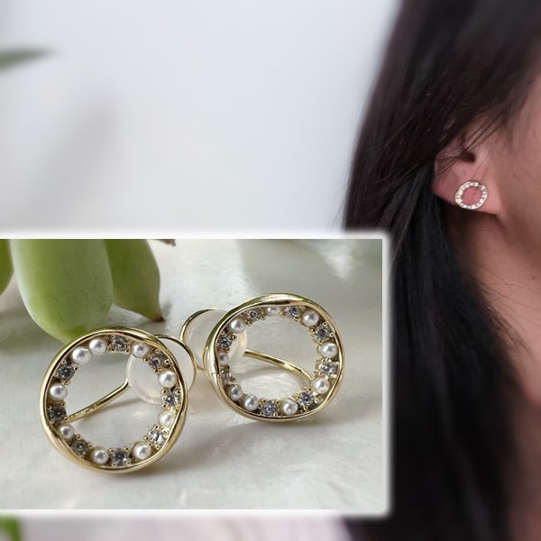 SANS DOULEUR ! Boucles d'oreilles CLIPS U Cercle Mini Pierres Zircon Perle blanche Rond plaqué d'Or. Clips d'oreilles confortable.