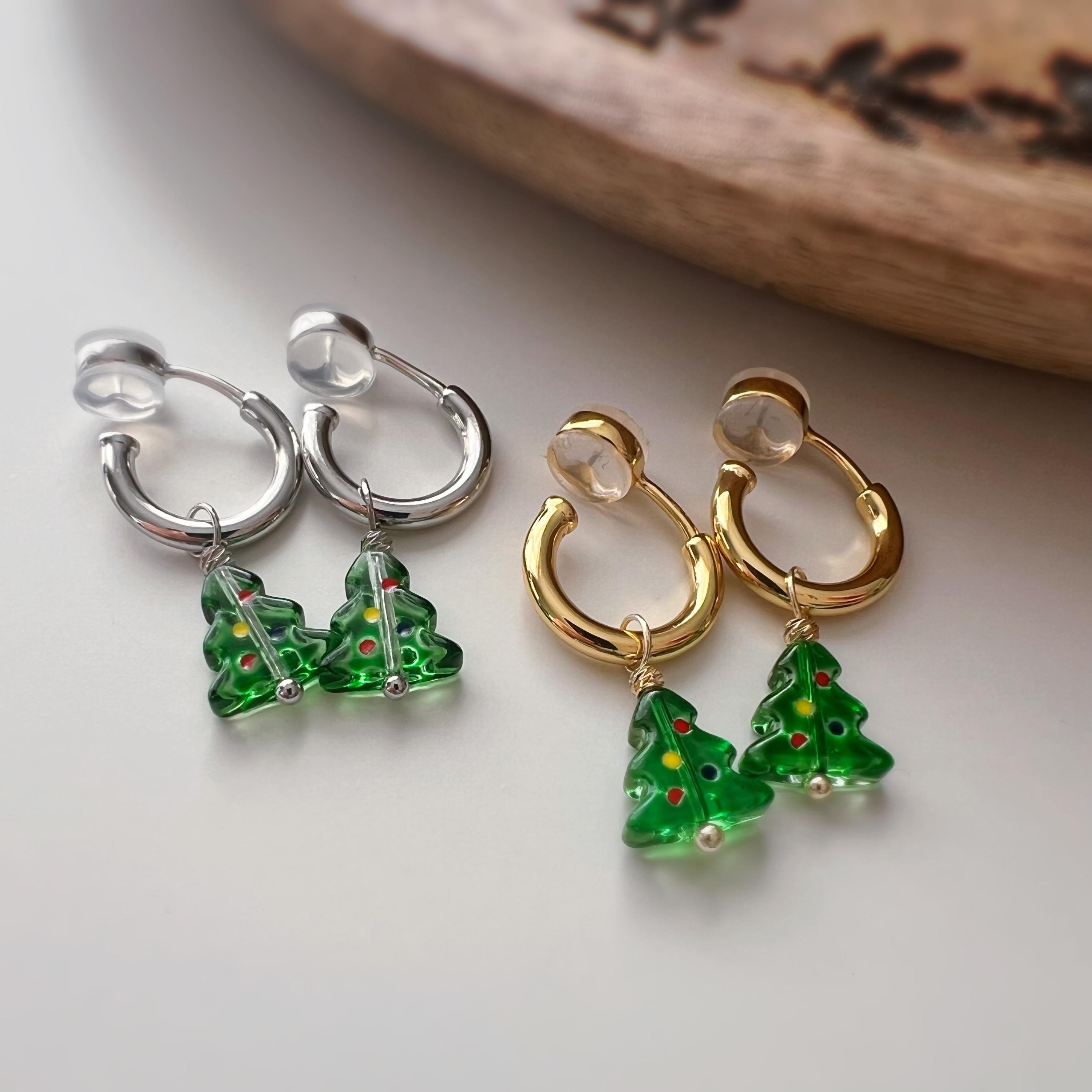 Orecchini a clip a forma di albero di Natale con pendente rimovibile, orecchini a cerchio in oro/argento senza piercing – pendente intercambiabile, comodi e festosi - Italia