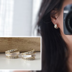 CLIPS earrings invisible resin triple half circles mini zircon white mother-of-pearl Non-pierced ears Daily jewelry Ready to offer