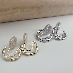PAINLESS! U-shaped spiral clip-on earrings, Mini Twisted Circle, Gold/Silver color. Comfortable ear clips, Delicate earrings.