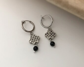 Invisible hoop earrings, silver-colored Chinese knot ring CLIPS with mini black agate bead, non-pierced ears. Daily jewelry.