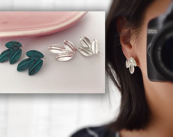 Clips d'oreilles Feuilles Argenté / Vert. Boucles d'oreilles CLIPS Invisible quotidien confortable.