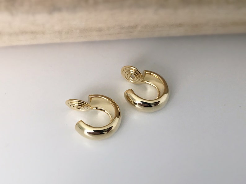 PAINLESS CLIPS U spiral earrings Small circle gold / silver color. Comfortable Ear Clips Delicate Earrings Gold