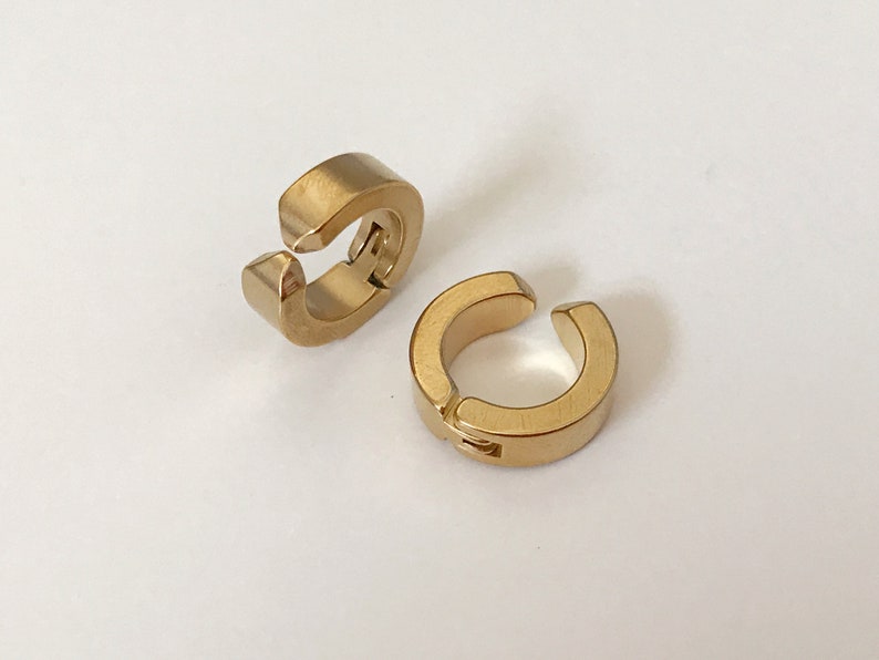 Rock-Ohrringe CLIPS CLAMP-Ringe Silber, Gold, Schwarz, Blau, Farbsinfonie, nicht durchbohrte Ohren. Täglicher Schmuck für Männer und Frauen Gold