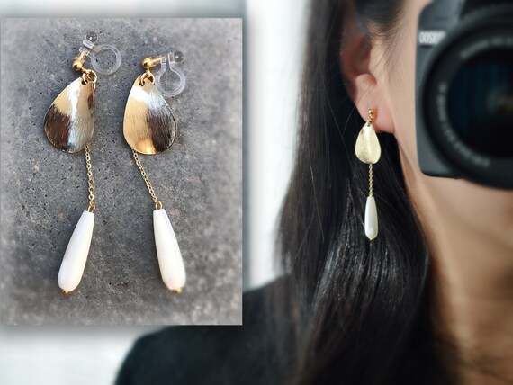 Long Earrings INVISIBLE Clips, Water Drop and Gold Plated Chain, Pearl  White Mother-of-pearl Water Drop. - Etsy