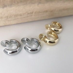 PAINLESS CLIPS U spiral earrings Small circle gold / silver color. Comfortable Ear Clips Delicate Earrings image 9