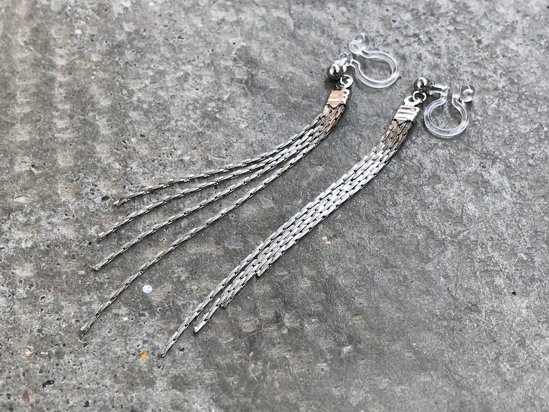 Boucles d'oreilles CLIPS INVISIBLE, Chain tassel earrings, silver color, Clip on earrings, Simple everyday earrings, tassel CLIPS. image 2