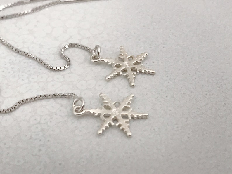 Flocon de neige hiver Cadeaux No\u00ebl Cha\u00eenette coulissante D\u00e9licates Minimaliste Moderne Cha\u00eenes d\u2019oreilles traversantes Argent 925